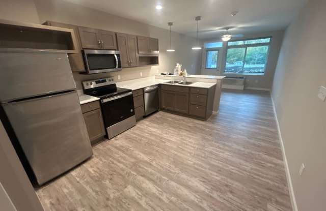 Plaza 93 West Apartments