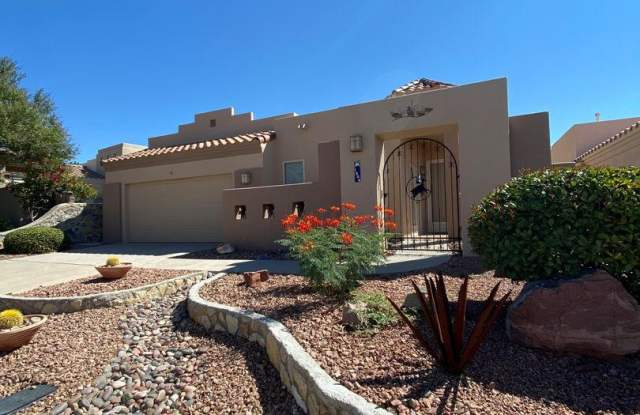 Beautiful home in The Boulders at Sonoma Ranch ***55 Plus Community*** - 1684 Stone Mountain Lane, Las Cruces, NM 88011