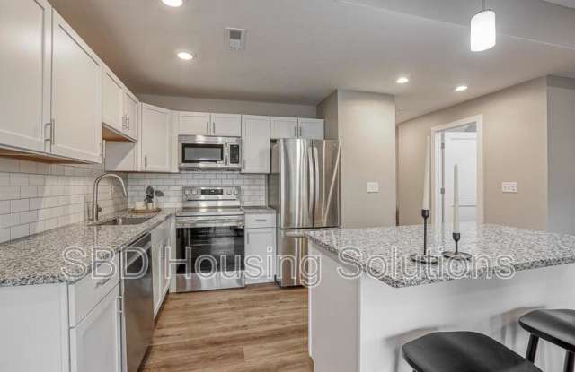 2909 S Harvard Ave B