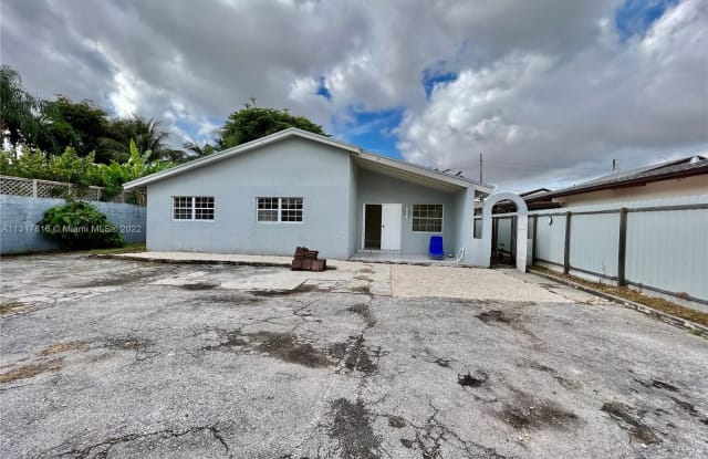 2440 SW 115th Ave - 2440 Southwest 115th Avenue, University Park, FL 33165