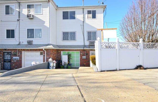 12606 Farmers Blvd - 12606 Farmers Blvd, Queens, NY 11434