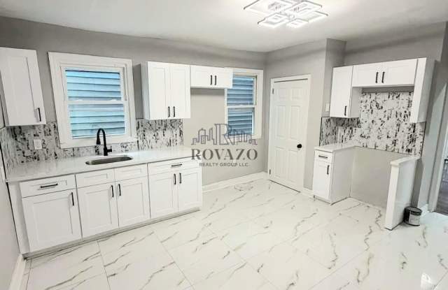 Photo of 206 12th Avenue