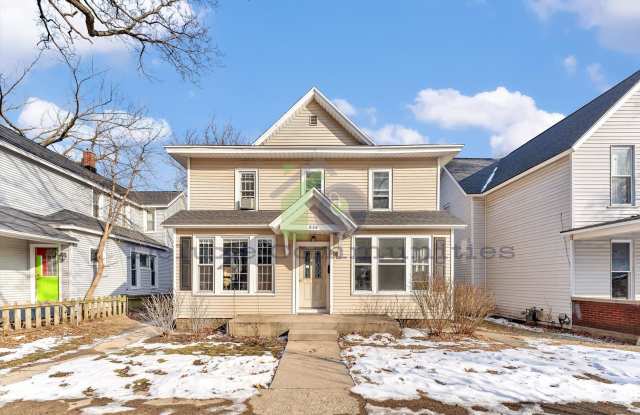 2 Bed 1 Bath Move In Ready!