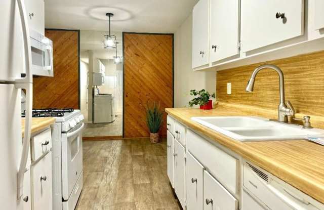 Charming Lakeside Living for $1,549/month in Brooklyn Center!