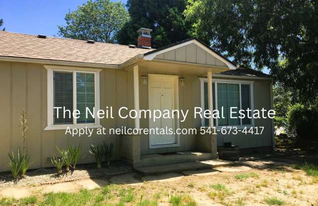 ~2 Bedroom House in Winston~