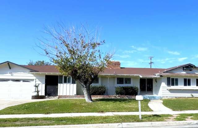 Spacious 3 Bedroom, 2.5 Baths Home for Lease in Rialto with Attached Garage