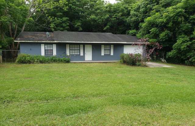 3 Bed, 2 Bath, 1 Car garage.