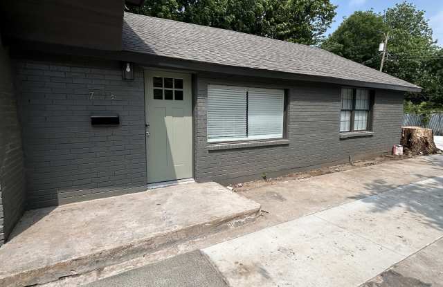 711 1/2 West Hill Street