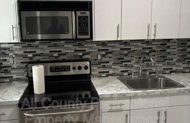 Photo of 407 SE 3rd Ave.