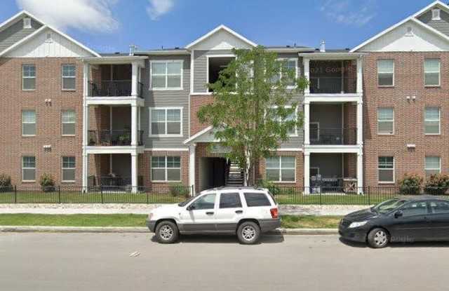 2162 W Main St