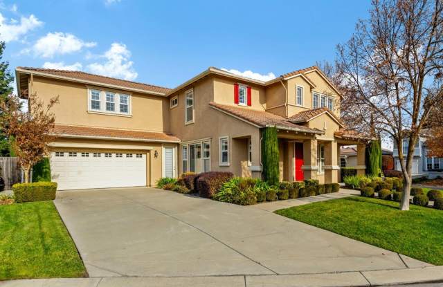 Beautiful gated community home! - 3909 Edgeview Court, Modesto, CA 95355