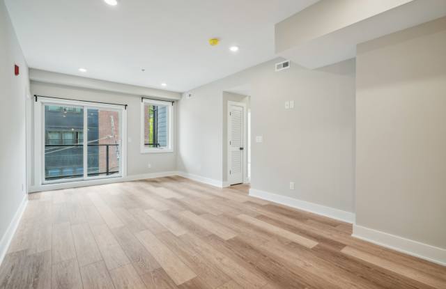 2625 West Jefferson Street - 401