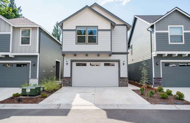 Desirable Salmon Creek Home Located in Luxury Gated Community - Low Maintenance - 3 Bedroom 2.5 Bath - 13720 Northwest 7th Place, Salmon Creek, WA 98685