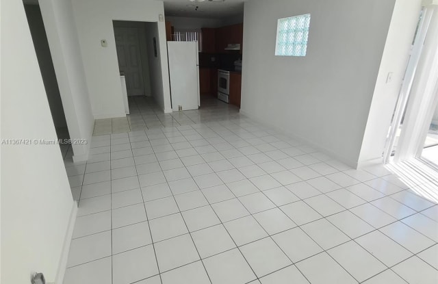 5911 Lincoln St - 5911 Lincoln Street, Hollywood, FL 33021