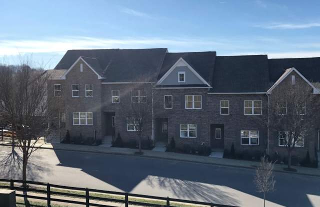 4 Bedroom Townhome - Lenox Creekside