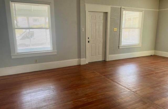 136 S Peninsula Drive