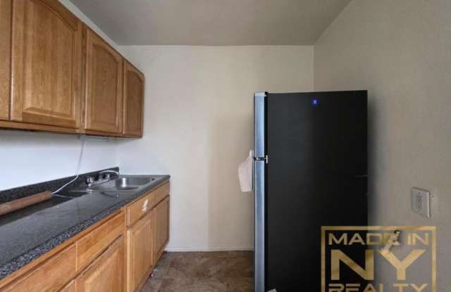 189-14 Crocheron Ave