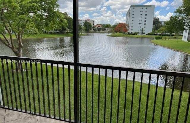 2226 N Cypress Bend Dr