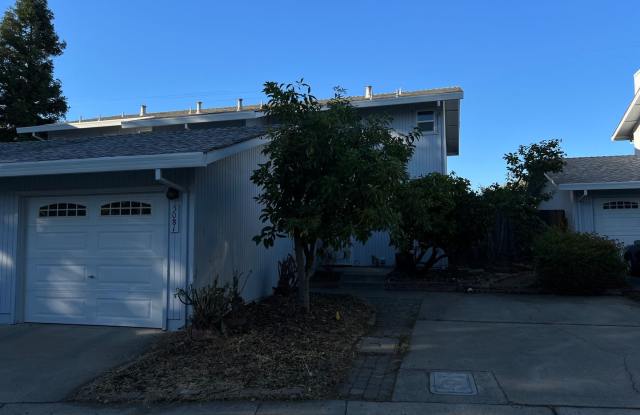 Photo of New Price $2,100.00 South Davis Townhome On Veranda Terrace, 3+1.5, Garage, Small backyard, Fruit trees.