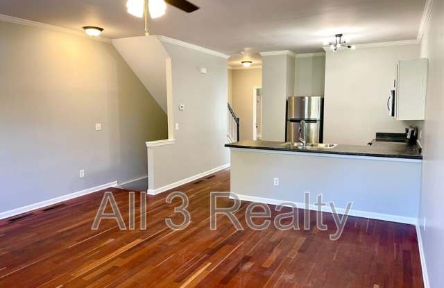 2145 Hollywood Drive NW