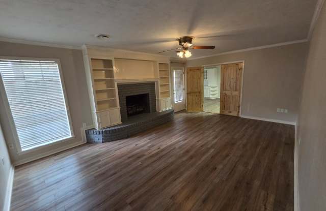 5911 Lake Trace Circle