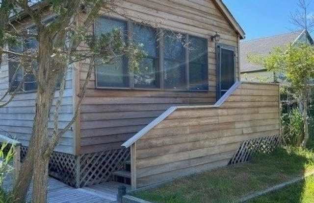 295 Cottage Walk