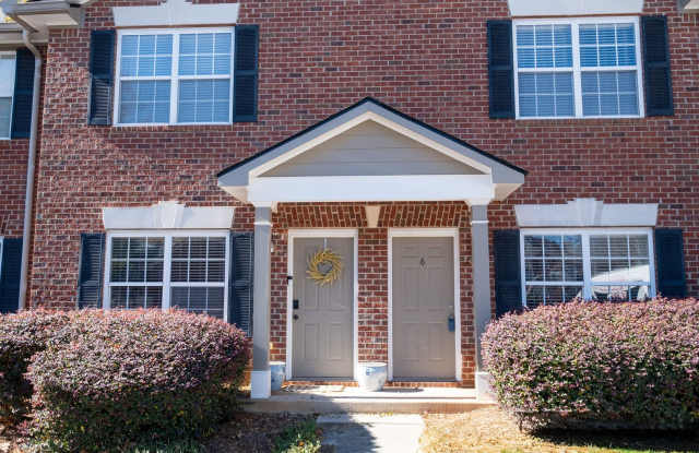 Photo of Available Now: 2 Bedroom, 2.5 Bath Condo in East Athens