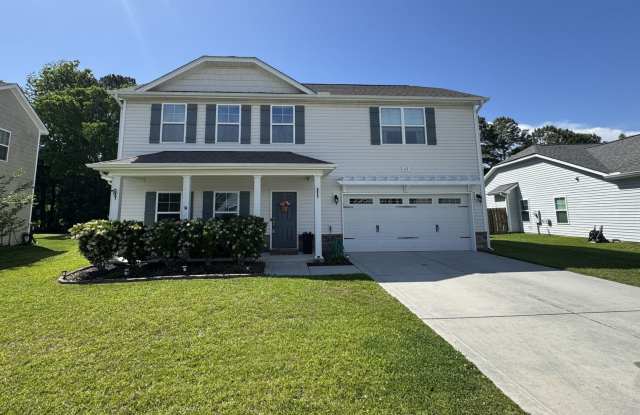 Photo of Beautiful home! Minutes to Surf City!