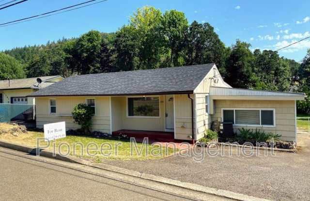 1151 NE Newton Creek Rd - 1151 Northeast Newton Creek Road, Roseburg North, OR 97470