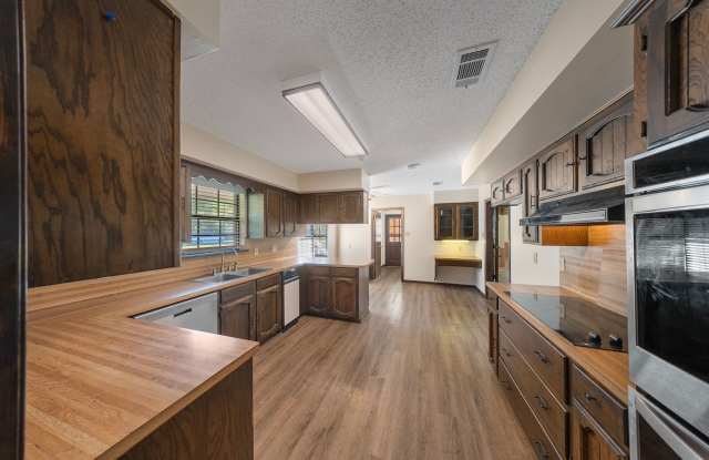 3 Bedroom House in Central on 4 acres of land