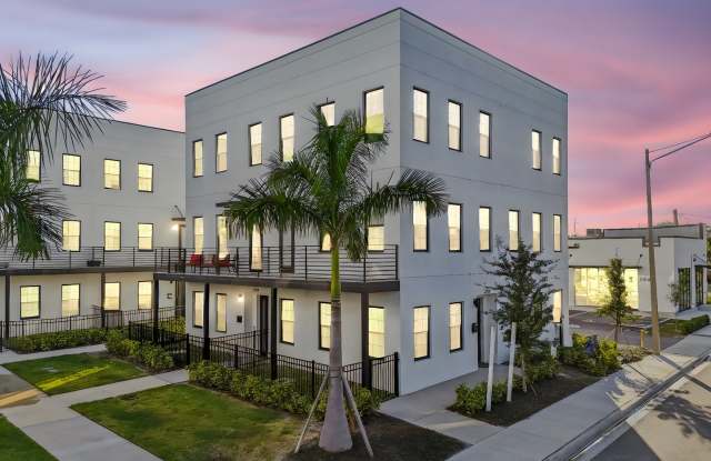 Modern Townhome For Lease in downtown St Pete and Warehouse Arts District