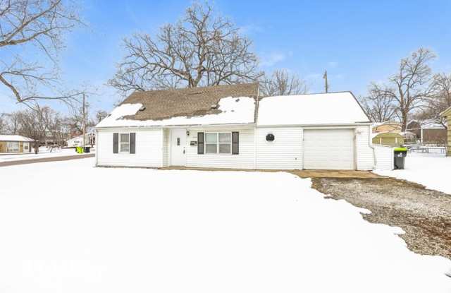 900 Maple Lane - 900 Maple Lane, Harrisonville, MO 64701