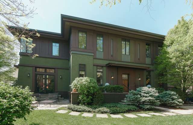 1212 Dryden Place