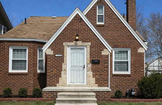 13965 Mapleridge Street