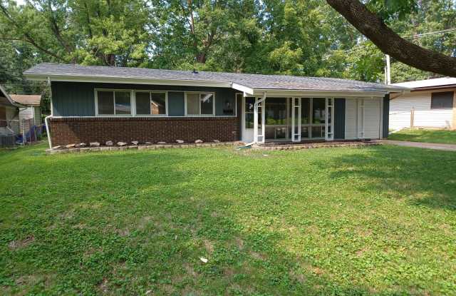 895 Derhake Rd