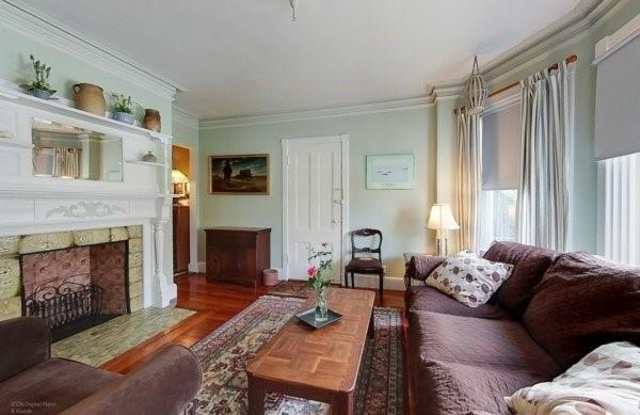 616 Thames Street unit: 1