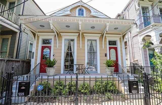 1225 COLISEUM Street