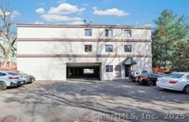 289 Main Avenue