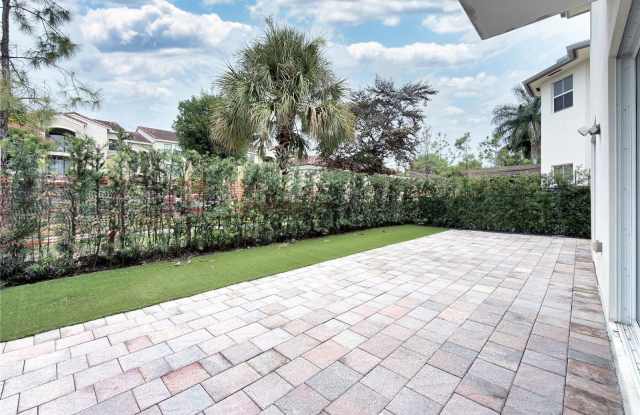 10423 Northwest 70th Lane