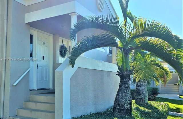 2636 SE 21st Ct - 2636 Southeast 21st Court, Homestead, FL 33035