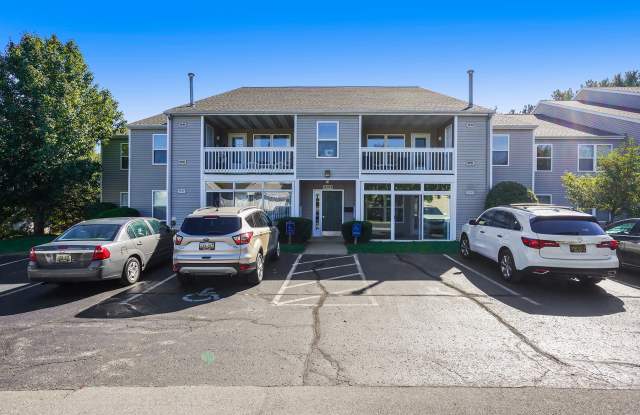 3151 Poplar Creek Dr SE Unit 204