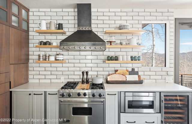 399 Maple Ridge Lane