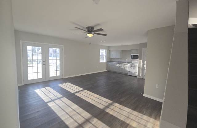 Photo of 203 River Oaks Dr