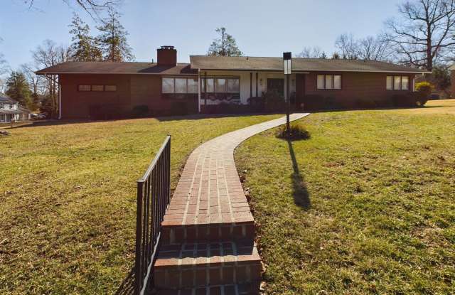 Stunning 3 Bedroom 2 Full Bath Corner Lot Rancher in North Chesterfield Available April 1