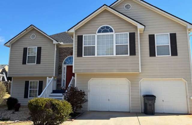 A must see! 5+ bedroom, 3 full bath, split foyer, on a cul-de-sac