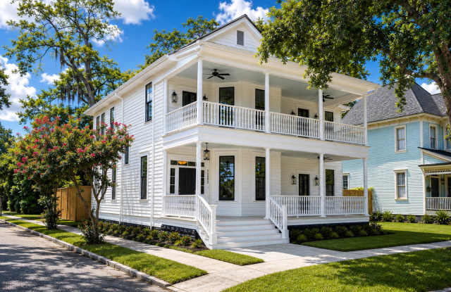 5 BED | 4 BATH | GATED BACKYARD | MIDTOWN | BRAND NEW RENOVATION