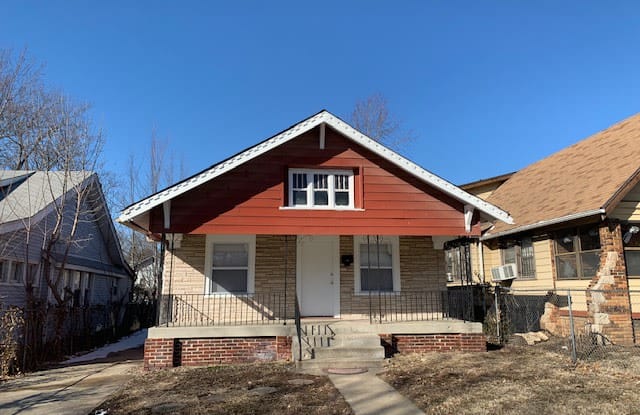 2116 E 67th Ter - 2116 E 67th Ter, Kansas City, MO 64132