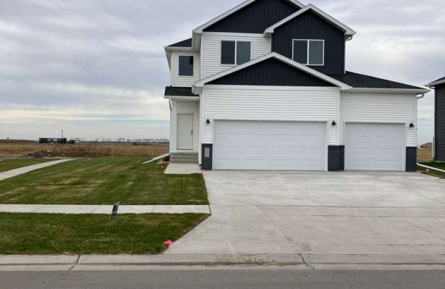 Photo of 3 Bed 2.5 Bath Single Family Home