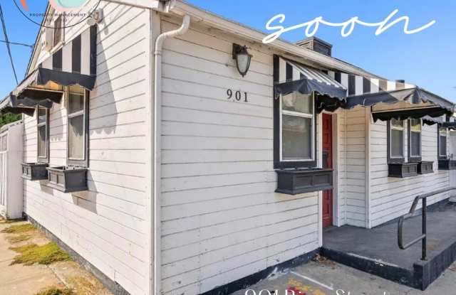 Photo of 901 River St