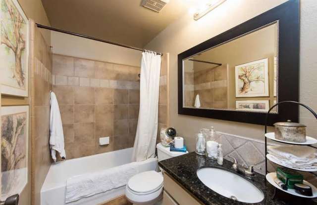 Photo of 6338 N Maroa Ave